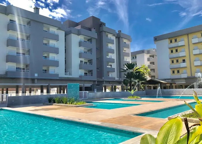 Condomínio completo em Ubatuba a 300 metros da praia