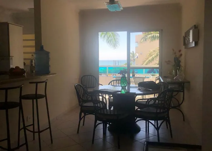 Apartamento área nobre da praia grande, vista para o mar, 3 suítes Ubatuba